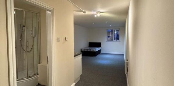 Studio to rent - Photo 2