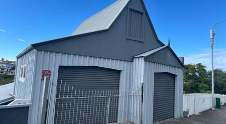 4-bedroom character home, with sea views and sun - Photo 3