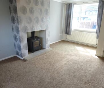 3 bedroom semi-detached house to rent - Photo 2