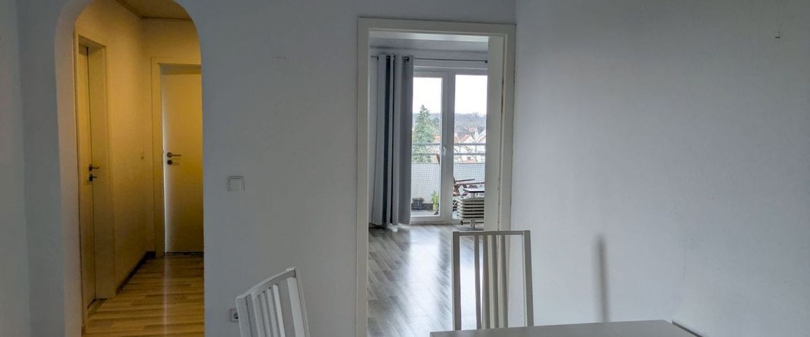 *Racano Immobilien* Großzügige 4 Zimmer Wohnung mit Balkon. - Photo 1