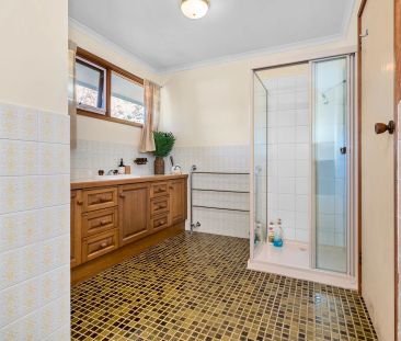 Stunning Bay Views in Central Location - Fully Furnished Short Term... - Photo 3