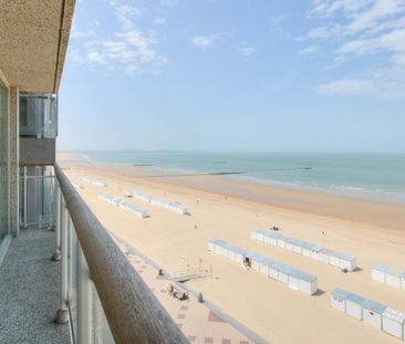 Modern gemeubeld 3-slaapkamer appartement op de Zeedijk te Knokke-Heist. - Photo 1