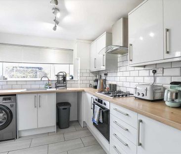 3 bedroom semi-detached house to rent - Photo 5