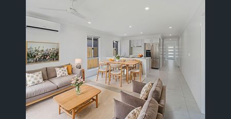 Modern Family Home in Beautiful South Maclean - Photo 5