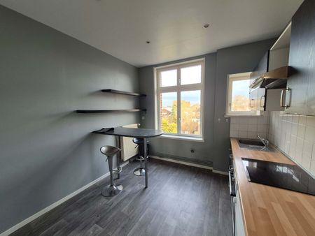 Location Appartement 3 pièces 72m² TOURCOING 59200 - Photo 4