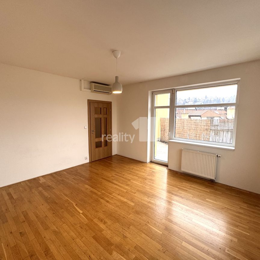 Pronájem bytu 3+1 100 m² - Photo 1