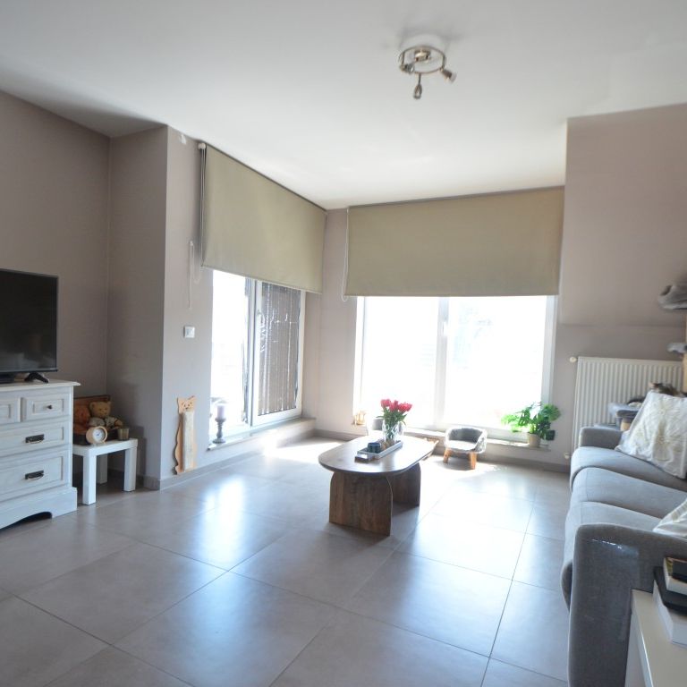 Te huur: Duplex met 3 slpk en parking in centrum Maldegem - Photo 1