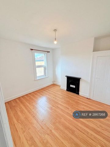 6 bedroom terraced house to rent - Photo 4