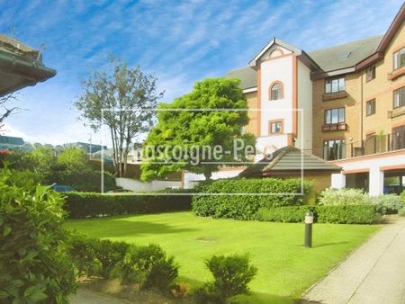 Regents Court - Central Kingston - Photo 5