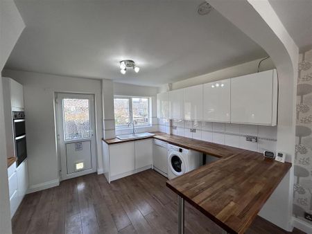 3 bedroom terraced house to rent - Photo 2