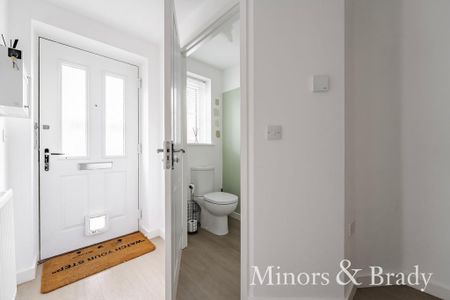 3 bedroom semi-detached house to rent - Photo 2