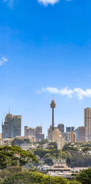 Stylish Apartment with City Views in a Blue-Ribbon Dover Heights Setting - Photo 1