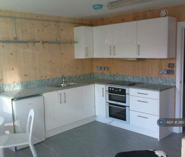 2 bedroom maisonette to rent - Photo 2