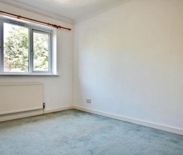 1 bedroom ground floor flat to rent - Photo 3