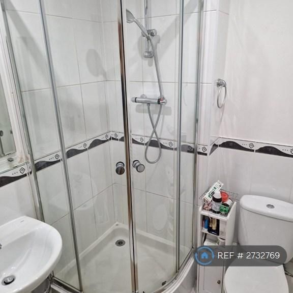 2 bedroom penthouse to rent - Photo 1