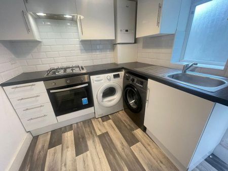 2 bedroom flat to rent - Photo 4