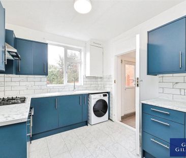 4 bedroom semi-detached house to rent - Photo 3