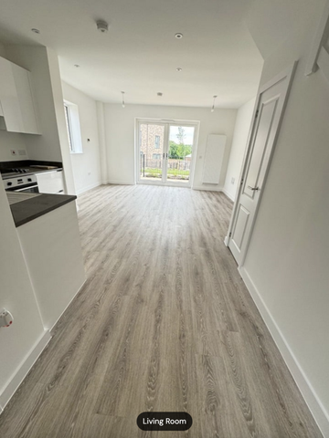 2 bedroom end of terrace house to rent - Photo 2