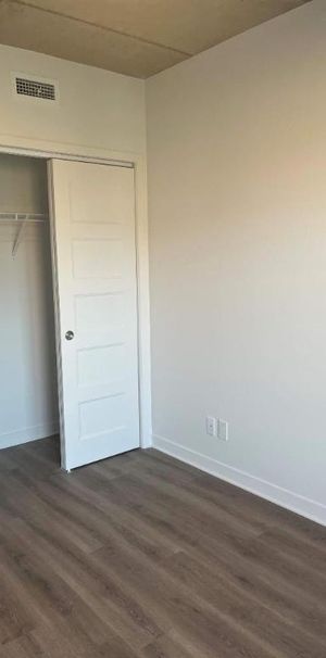 2 CH - 1 SDB - Terrebonne - $2,000 /mo - Photo 1