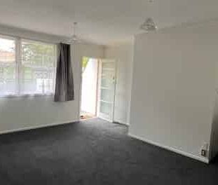 Family living in Utuhina - Photo 2