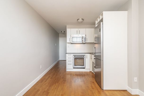 730 St Clarens Avenue - Photo 1