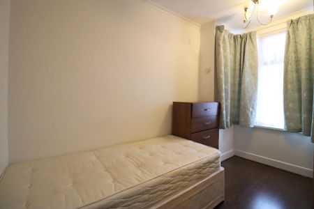 2 bedroom maisonette to rent - Photo 5