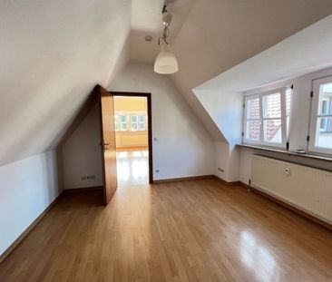 Zentrale Lage Fischbach! Freie 3-Zimmer-DG-Wohnung! TG-Stellplatz m... - Foto 4