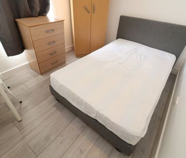 Room in a Shared House, Monega Road, E7 - Photo 3