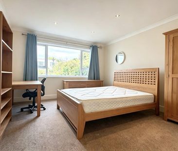 5 bedroom detached house to rent - Photo 2
