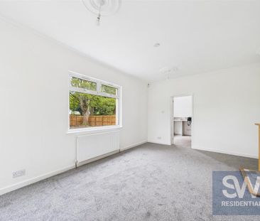 3 bedroom detached house to rent - Photo 3