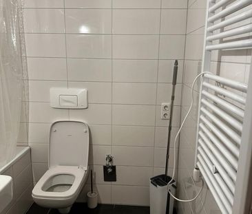 1-Zi.-Helle-Wohnung, teilmöbliert, sucht Handwerker-Nachmieter - Photo 1