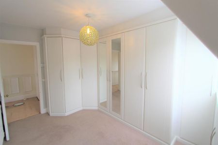 3 bedroom apartment to rent - Photo 3