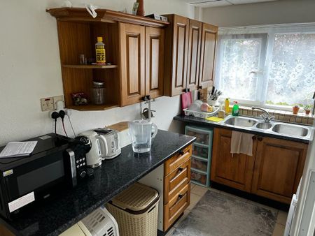 3 bedroom bungalow to rent - Photo 4