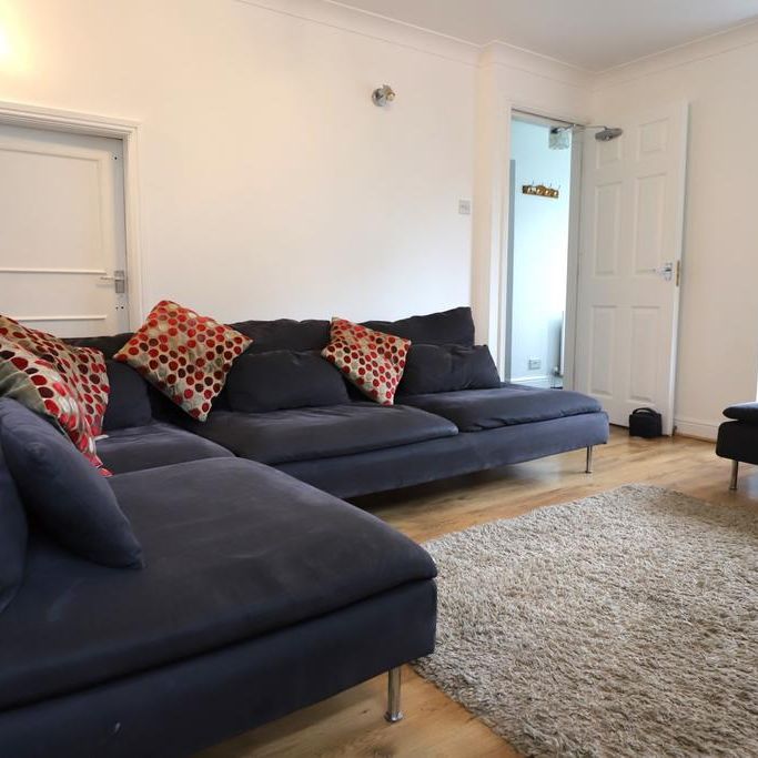 5 bedroom detached house to rent - Photo 1