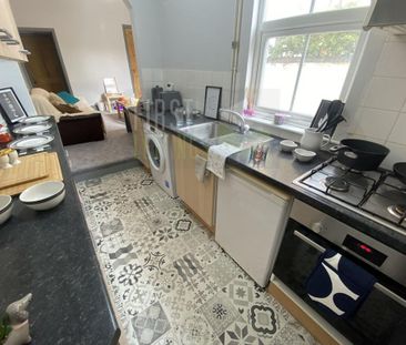 3 bedroom terraced house to rent - Photo 5