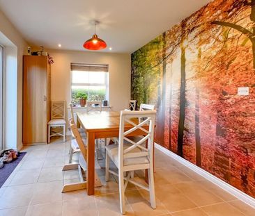 4 bedroom detached house to rent - Photo 2
