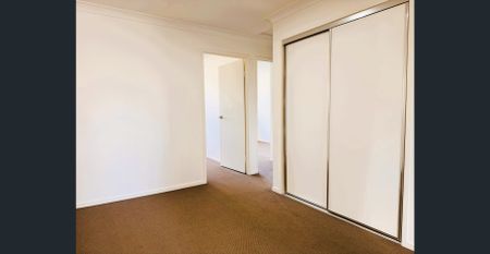 Affordable and Convenient Townhouse in COOMERA QLD - Photo 2