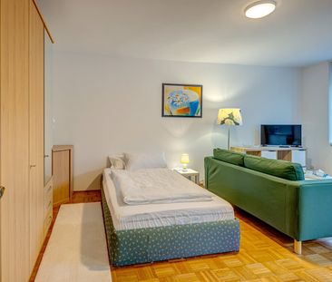 Spacious apartment near U-Bahn U2/U7 Untersbergstraße - Foto 1