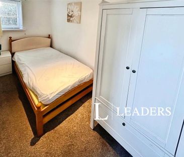 3 bedroom terraced house to rent - Photo 3