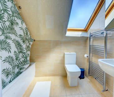 Room in a Shared House, Coombe Street, CV3 - Photo 4