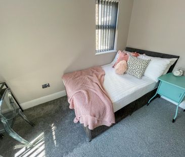 6 bedroom terraced house to rent - Photo 5