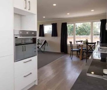 Secure 3 Bedroom in Allenton - Photo 2