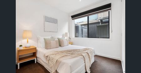 Contemporary boutique living by the bay! - Photo 3