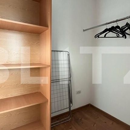 Apartament cu 2 camere, centrală termică, aer condiționat, zona Nanterre, foarte aproape de parcul Pușkin - Fotografie 1