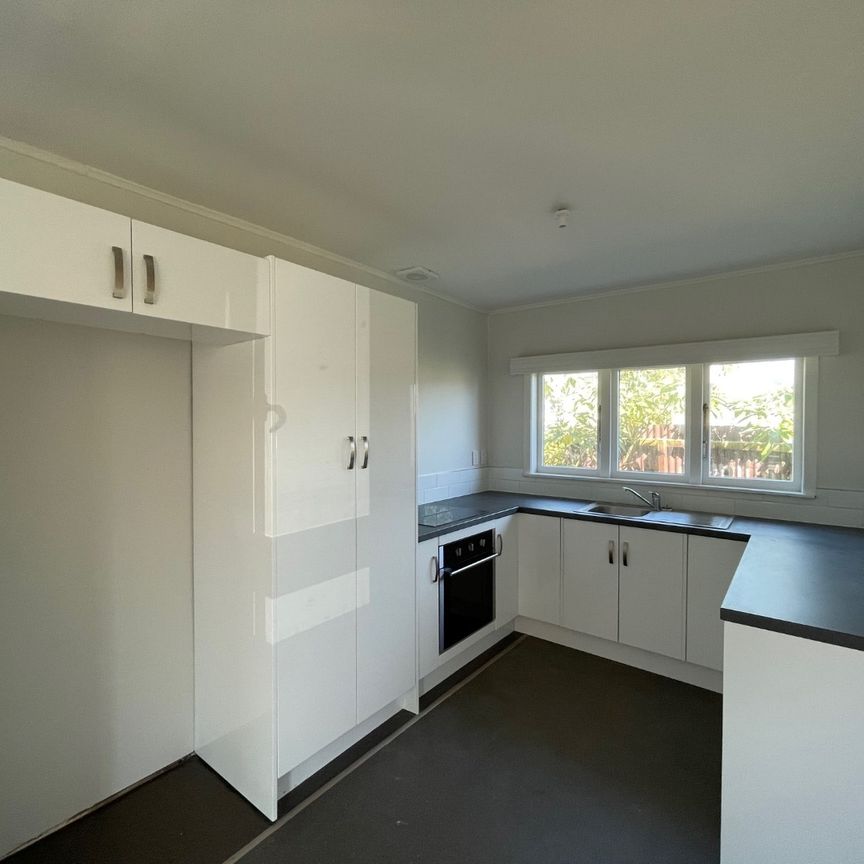 8A Fisher Crescent, Otara, Auckland - Photo 1