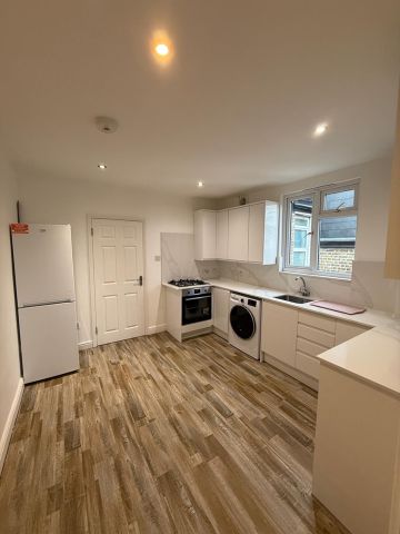 3 Bed Flat, Scotts Road, E10 - Photo 5