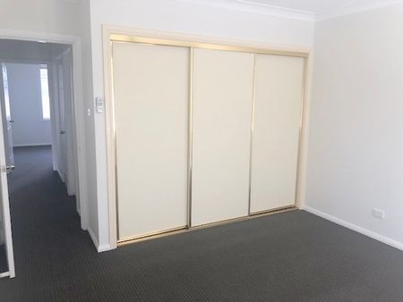 2/221 Beaumont Street, Hamilton South - Photo 2