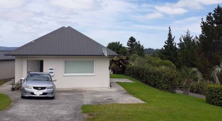 Charming 2 bedroom home in Massey - Photo 2