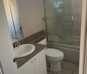 one bedroom basement $1400 - Photo 2