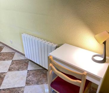 Calle del Cabo Machichaco, Madrid, Community of Madrid 28053 - Photo 6